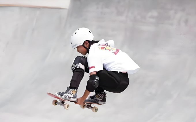 一篇關(guān)于滑板場的家庭教育指導(dǎo)：父母的“松弛感”，是給孩子的“人生禮物”→